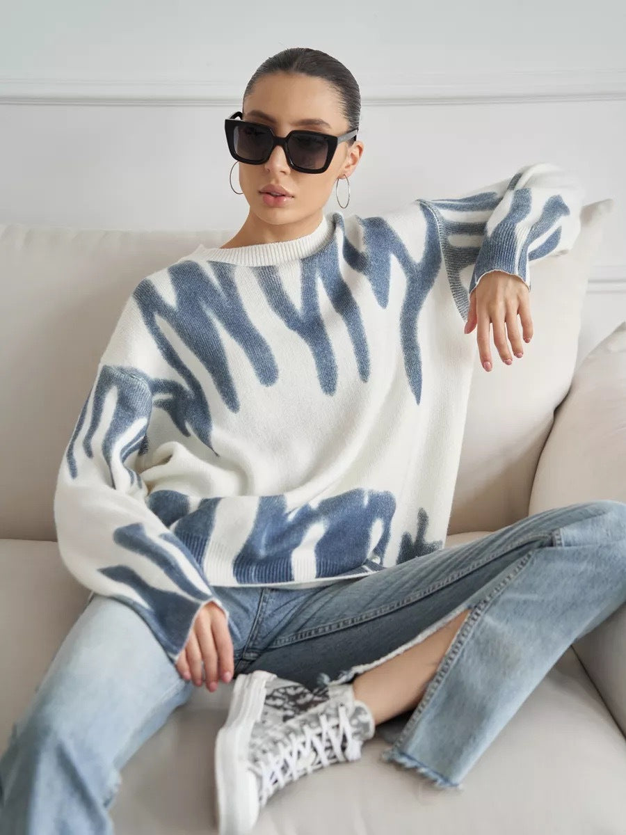 Women's oversized sweater - Modern print knitted sweater with round neckline