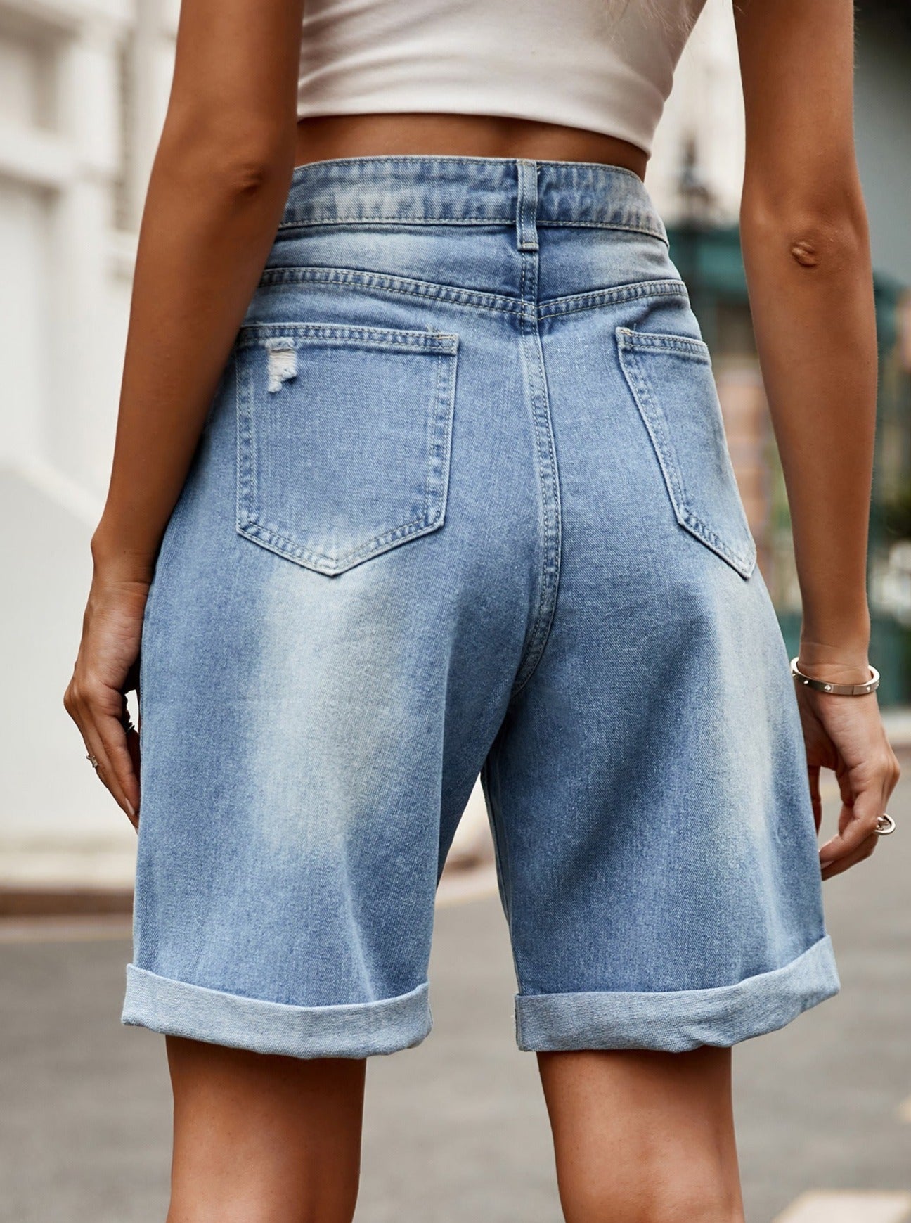 Classic Distressed Buttoned Denim Short