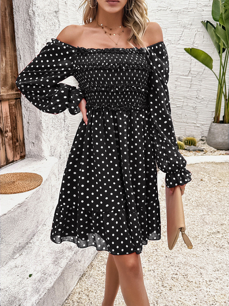 Casual zwarte off-shoulder polkadotjurk 