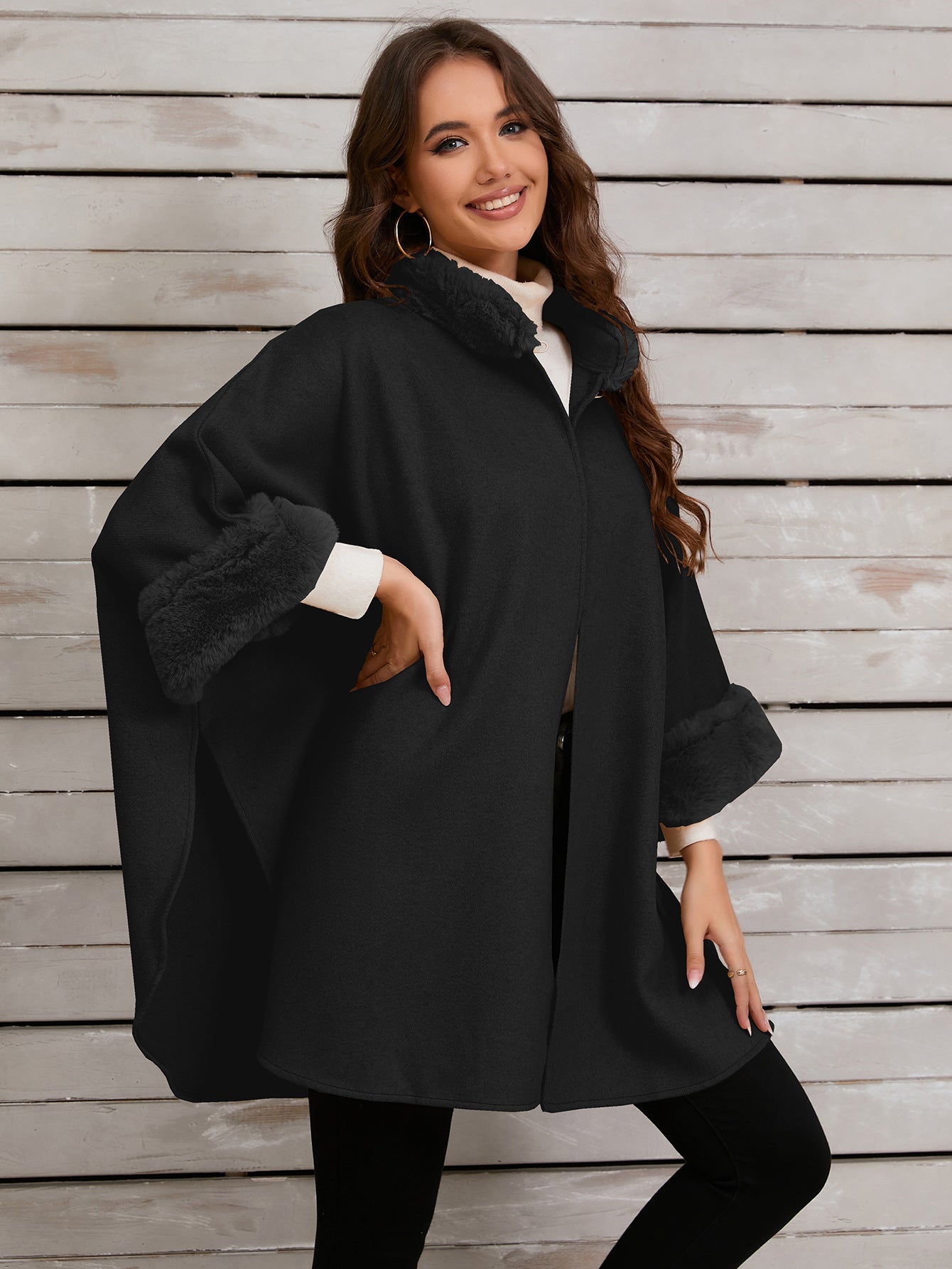 Elegant Poncho with Faux Fur Trim for Stylish Winter Evenings